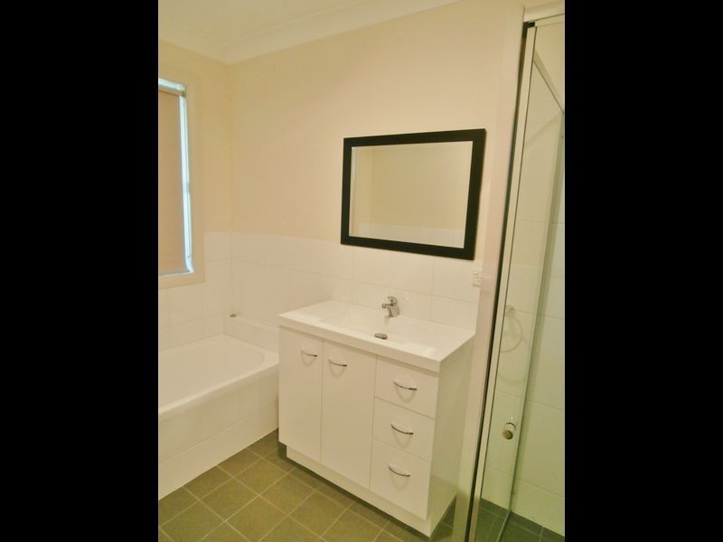 4 Blaxland Drive, Bathurst NSW 2795