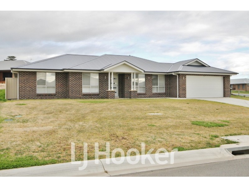 43 Wentworth Drive, Kelso NSW 2795