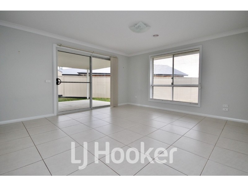 43 Wentworth Drive, Kelso NSW 2795