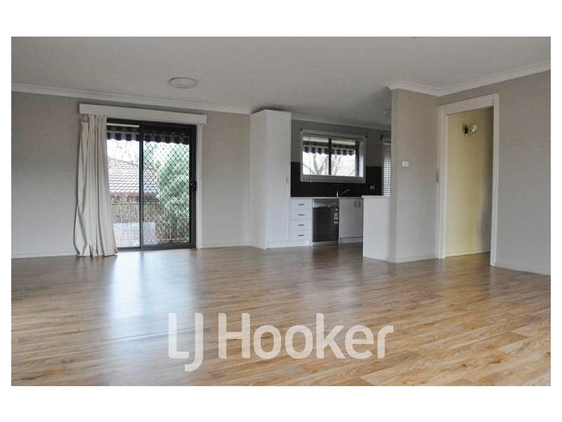 17 Miriyan Drive, Bathurst NSW 2795