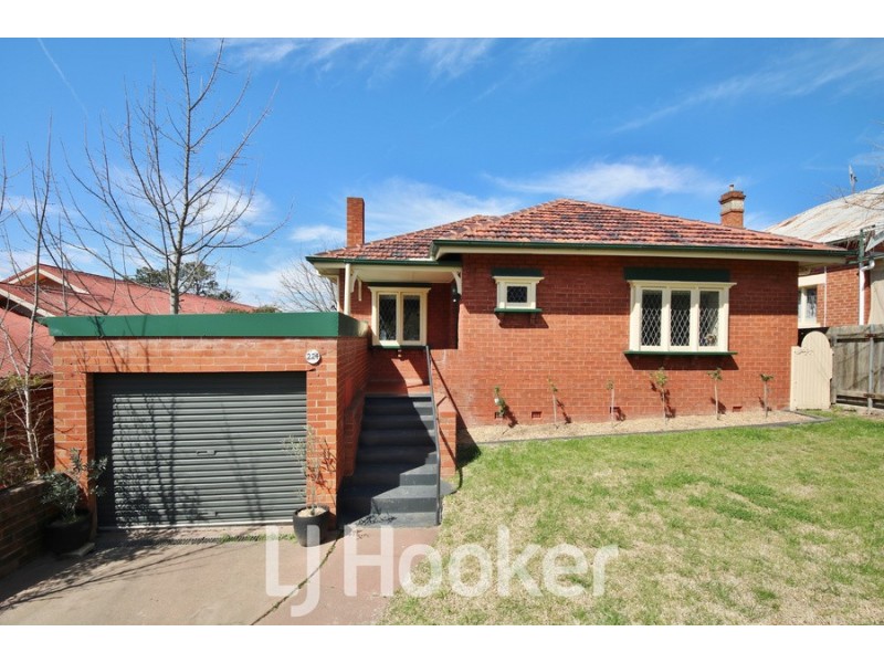 224 Peel Street, Bathurst NSW 2795