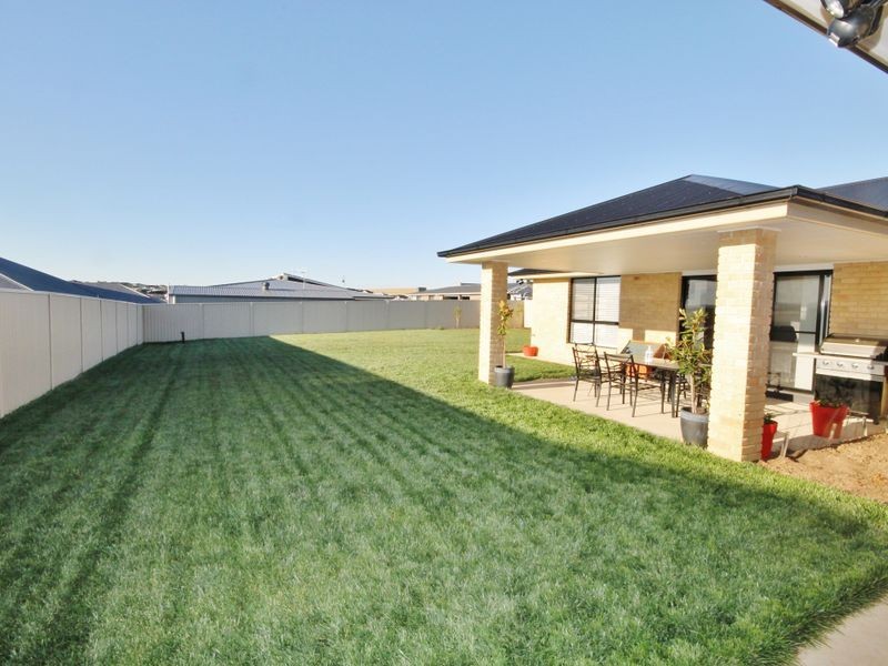 13 Coates Drive, Kelso NSW 2795