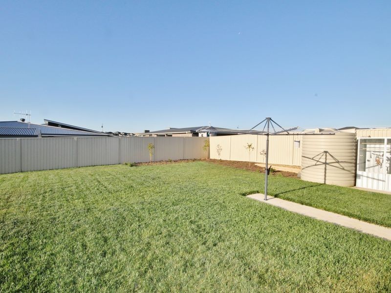 13 Coates Drive, Kelso NSW 2795