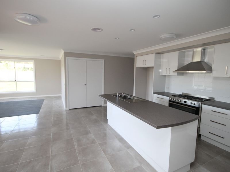 21 Amber Close, Kelso NSW 2795