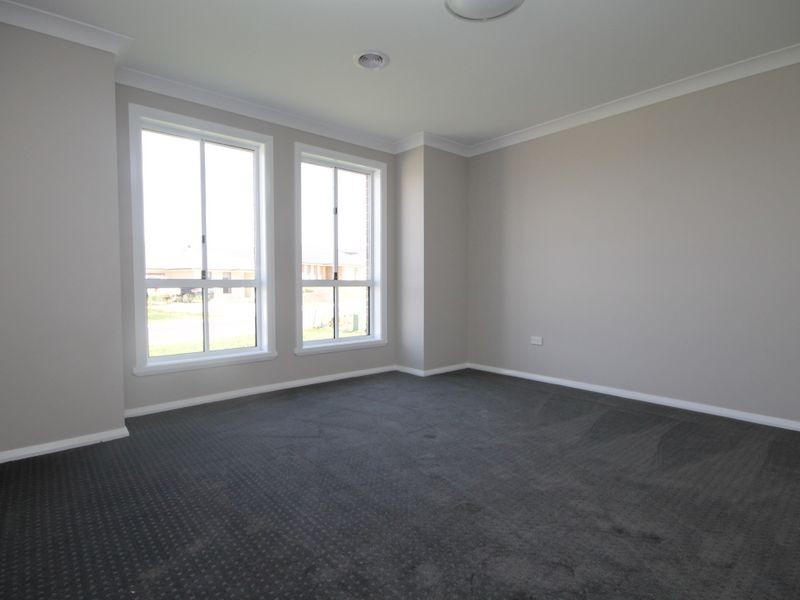 21 Amber Close, Kelso NSW 2795