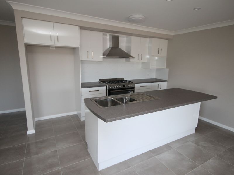 21 Amber Close, Kelso NSW 2795