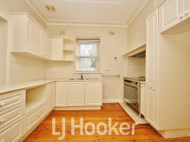 165 Stewart Street, Bathurst NSW 2795