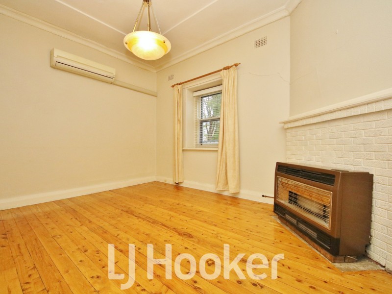 165 Stewart Street, Bathurst NSW 2795