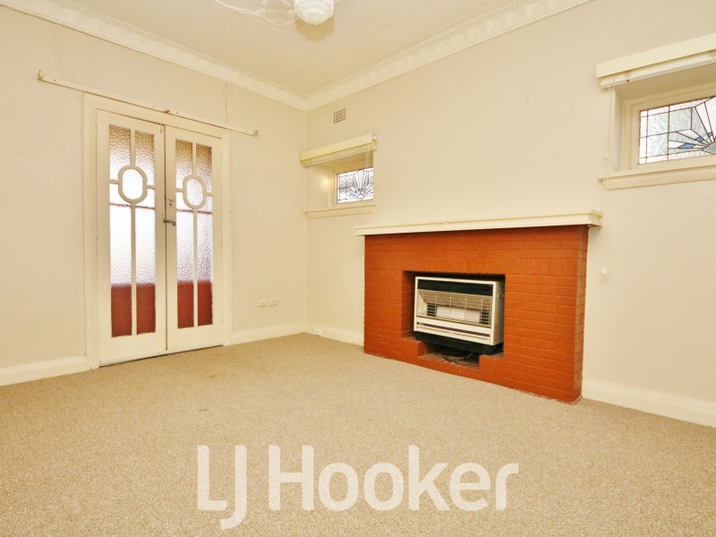 165 Stewart Street, Bathurst NSW 2795