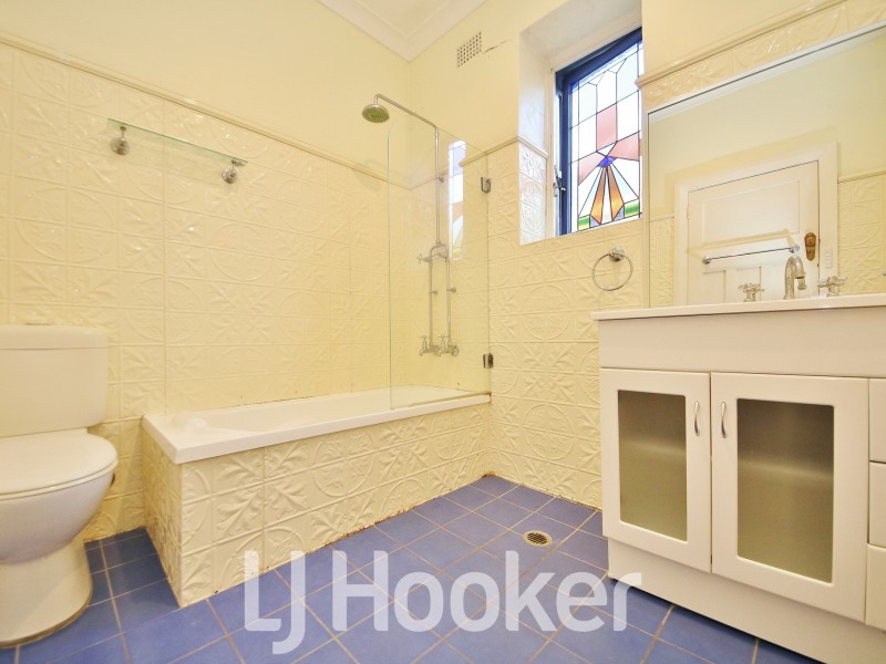 165 Stewart Street, Bathurst NSW 2795