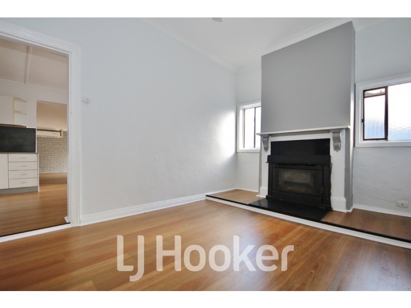 4 Bant Street, South Bathurst NSW 2795