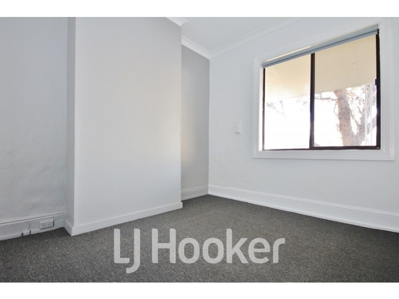 4 Bant Street, South Bathurst NSW 2795