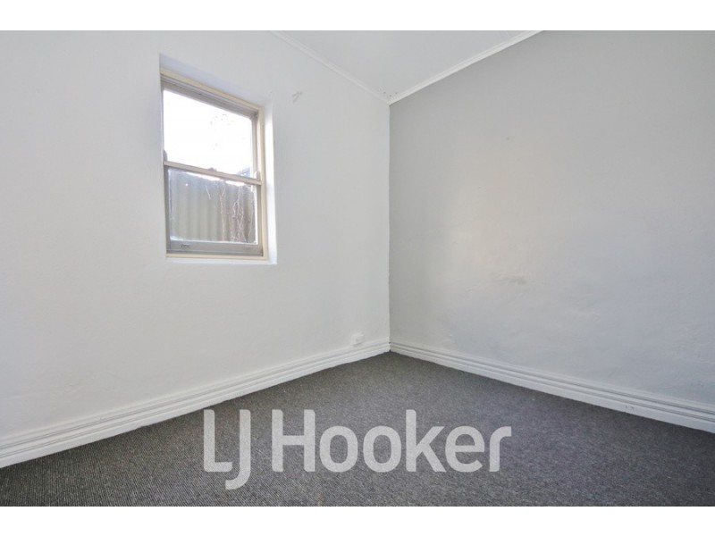 4 Bant Street, South Bathurst NSW 2795