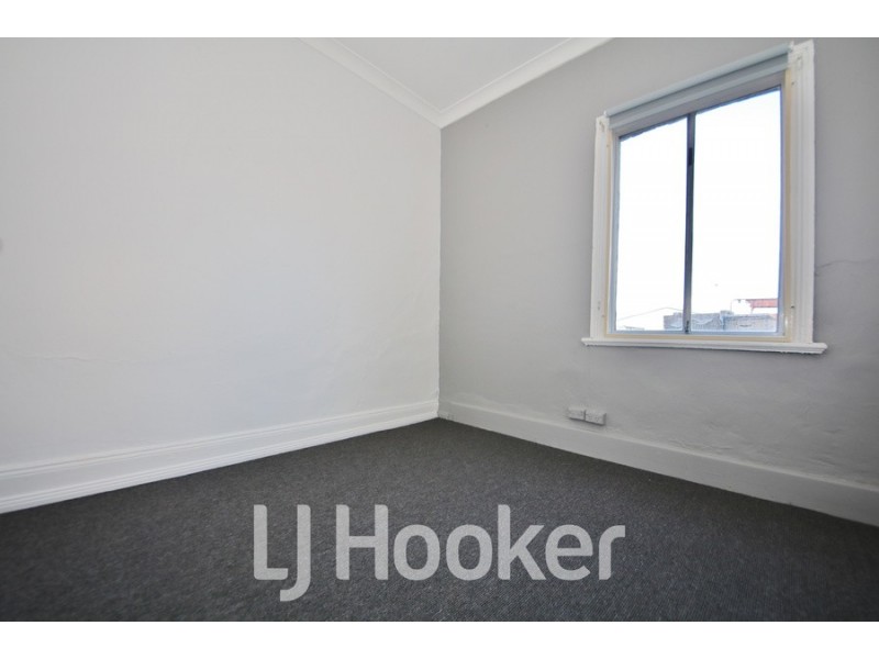 4 Bant Street, South Bathurst NSW 2795