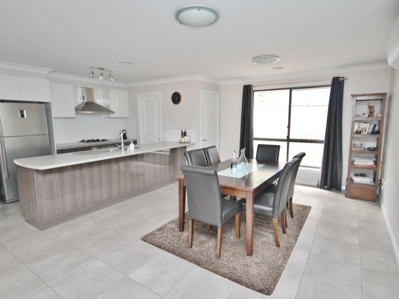 18 Keane Drive, Bathurst NSW 2795