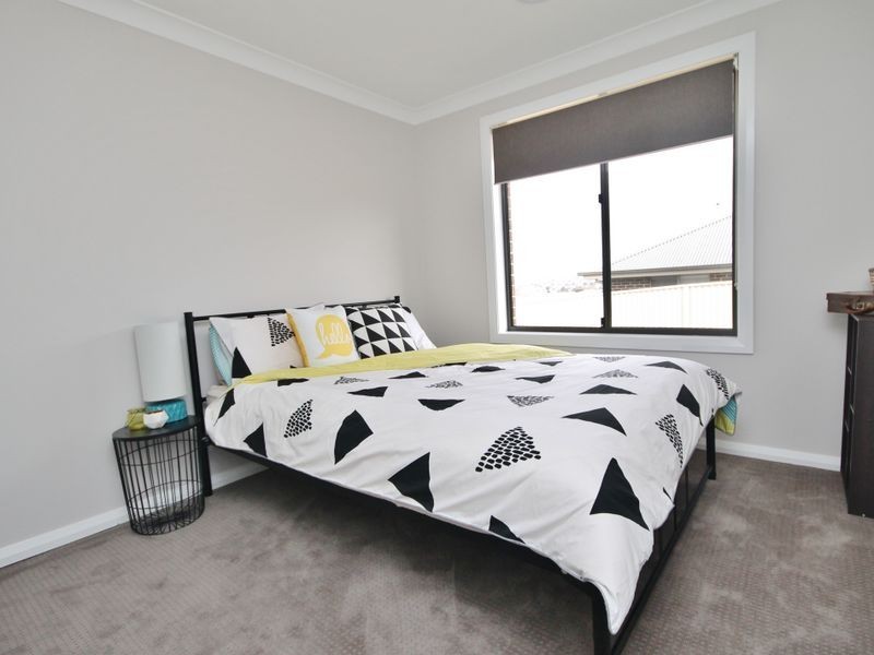 18 Keane Drive, Bathurst NSW 2795