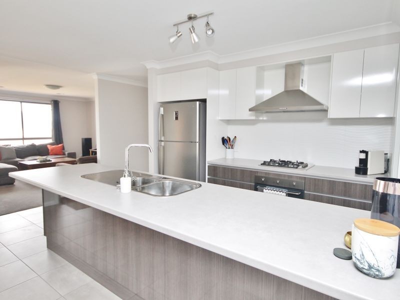 18 Keane Drive, Bathurst NSW 2795