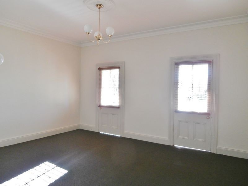 54 Seymour Street, Bathurst NSW 2795
