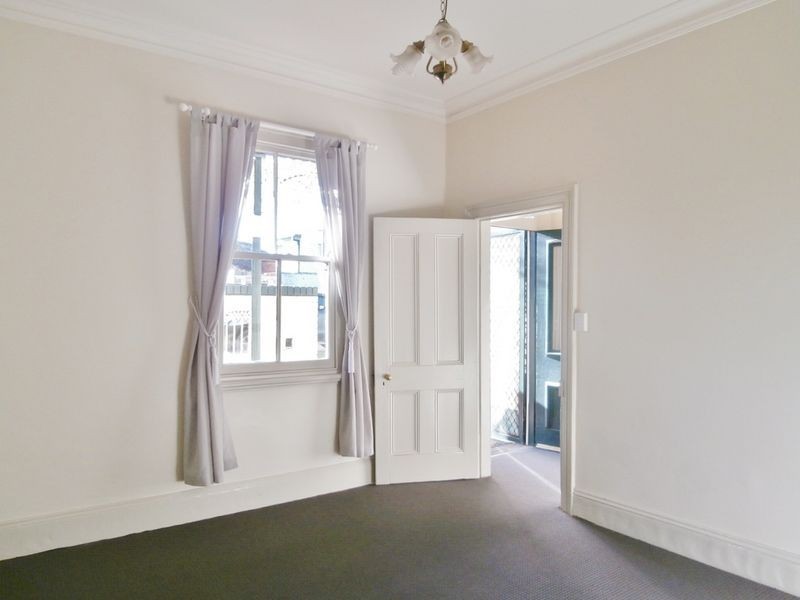 54 Seymour Street, Bathurst NSW 2795