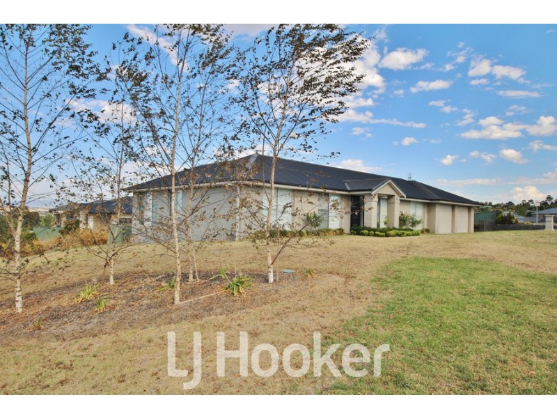 16 Quinn Court, Llanarth NSW 2795