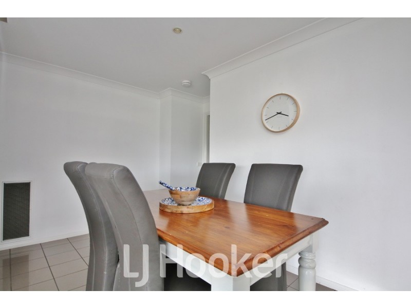 16 Quinn Court, Llanarth NSW 2795