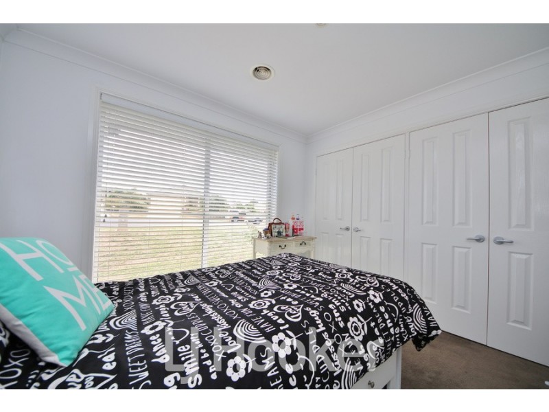 16 Quinn Court, Llanarth NSW 2795