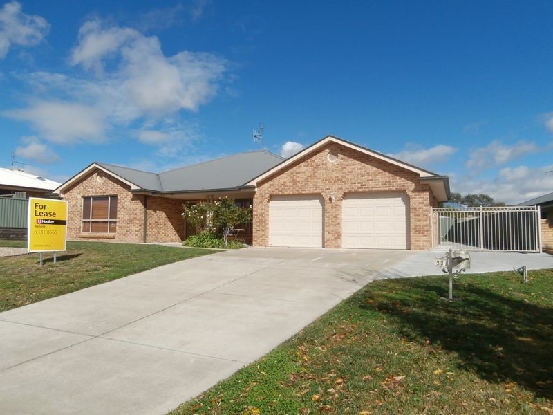 23 Roxburgh Drive, Kelso NSW 2795