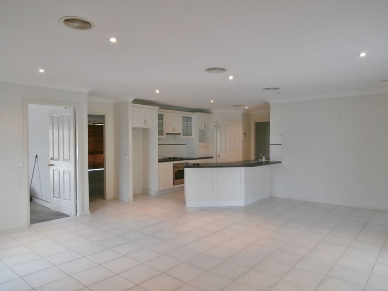 23 Roxburgh Drive, Kelso NSW 2795