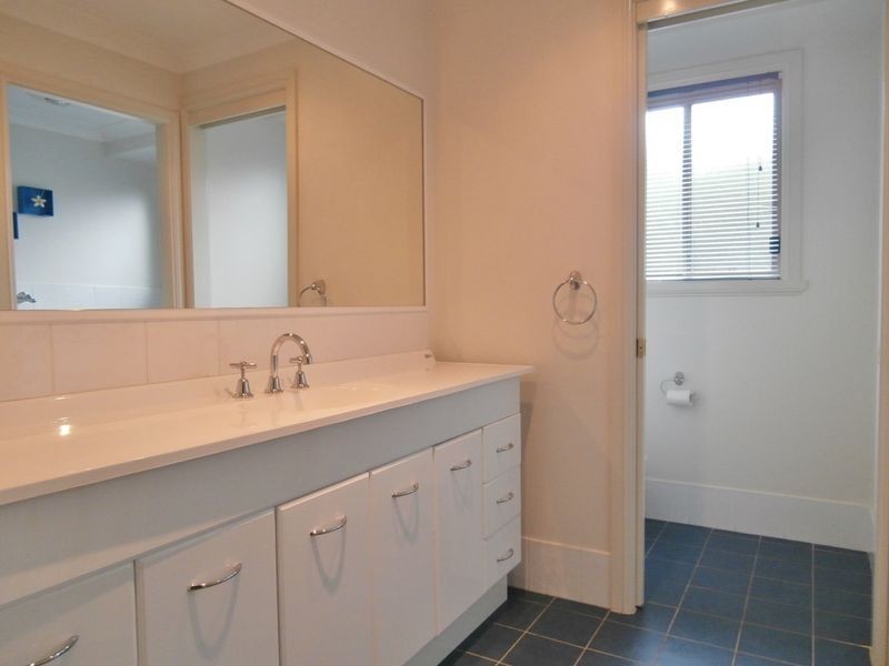 23 Roxburgh Drive, Kelso NSW 2795