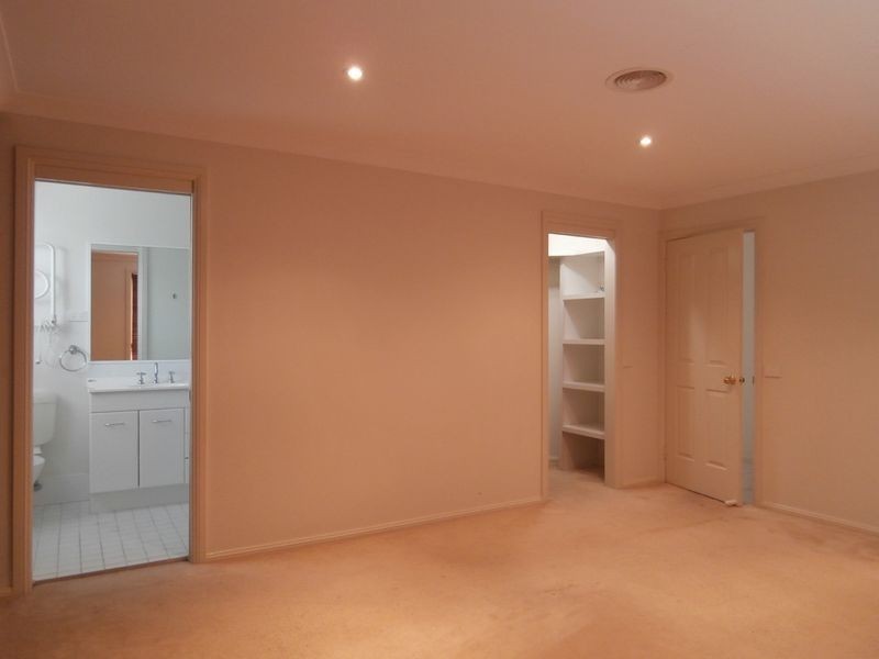 23 Roxburgh Drive, Kelso NSW 2795