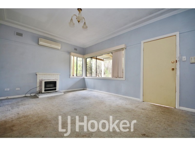 215 Rocket Street, Bathurst NSW 2795