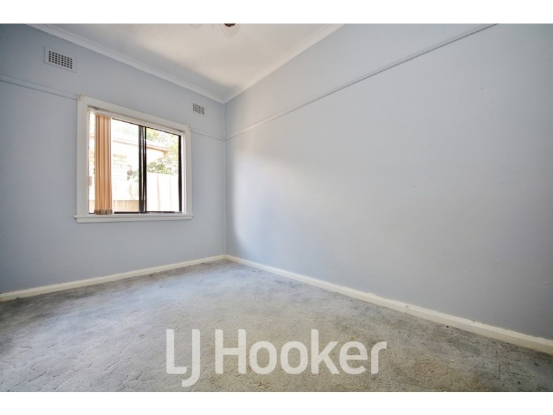 215 Rocket Street, Bathurst NSW 2795