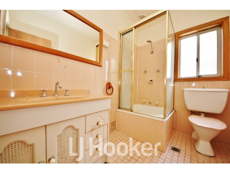 215 Rocket Street, Bathurst NSW 2795