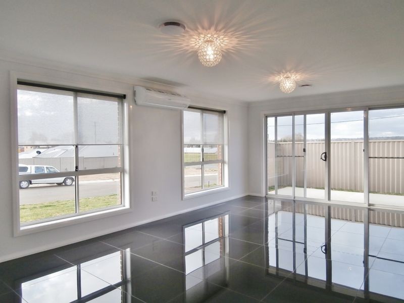 17 Cooper Crescent, Bathurst NSW 2795