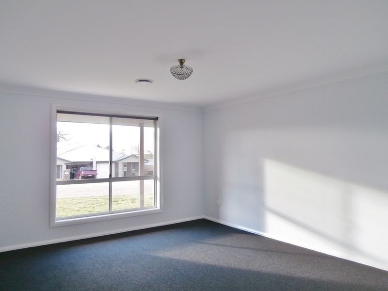17 Cooper Crescent, Bathurst NSW 2795