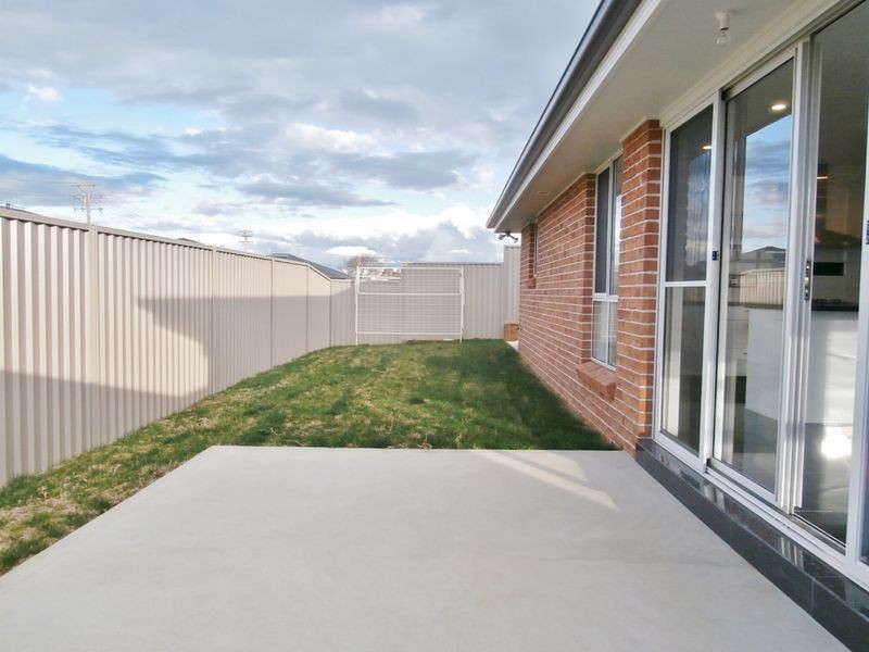 17 Cooper Crescent, Bathurst NSW 2795