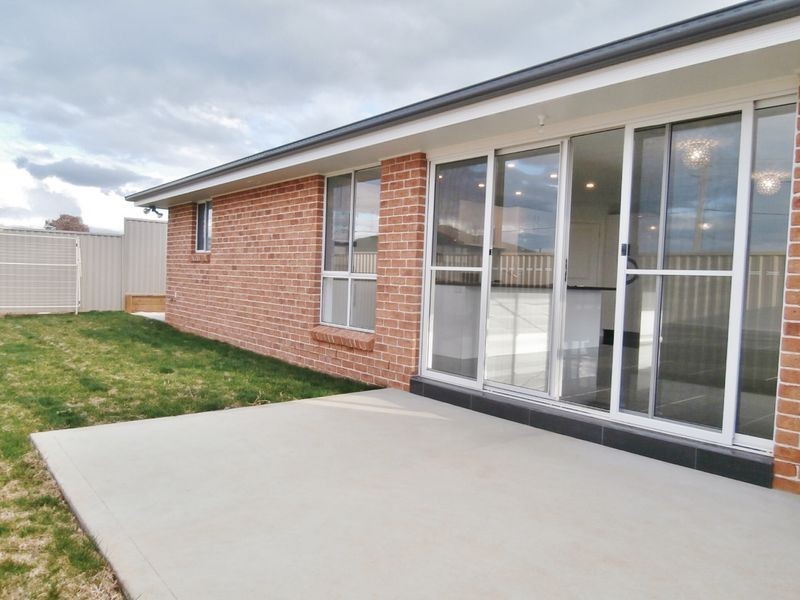 17 Cooper Crescent, Bathurst NSW 2795
