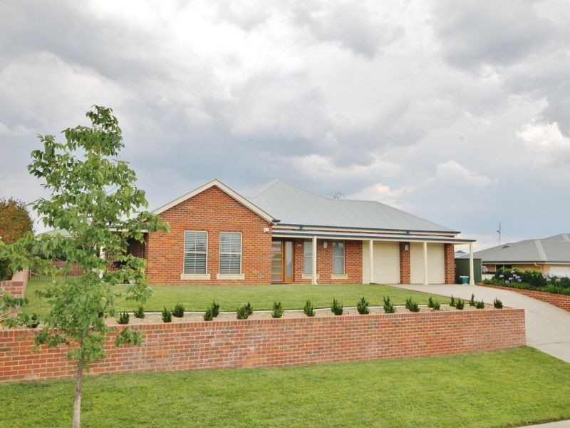 24 Cypress Crescent, Kelso NSW 2795