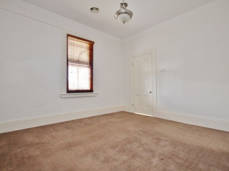 10 Park Street, Bathurst NSW 2795