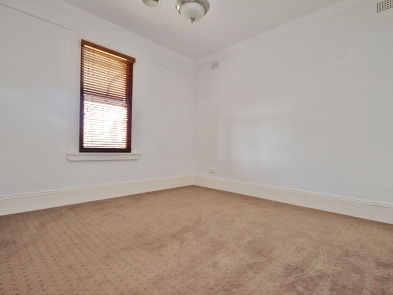 10 Park Street, Bathurst NSW 2795