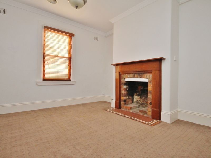 10 Park Street, Bathurst NSW 2795