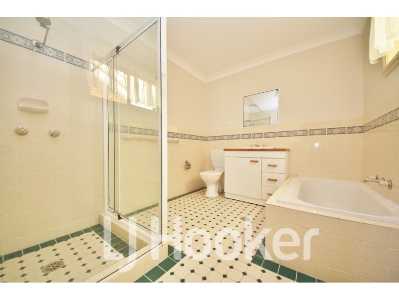 2/66 Bonnor Street, Kelso NSW 2795