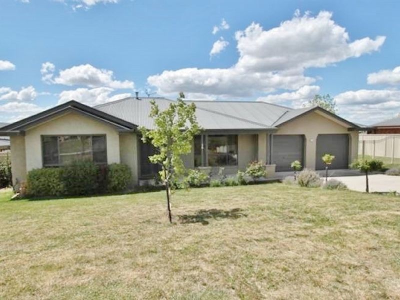 15 Howarth Street, Bathurst NSW 2795