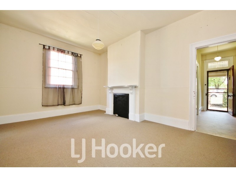 216 Havannah Street, Bathurst NSW 2795