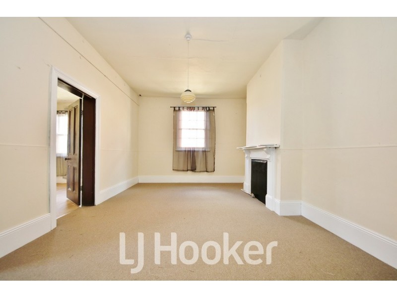 216 Havannah Street, Bathurst NSW 2795