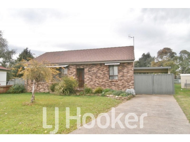 24 Fish Parade, Bathurst NSW 2795