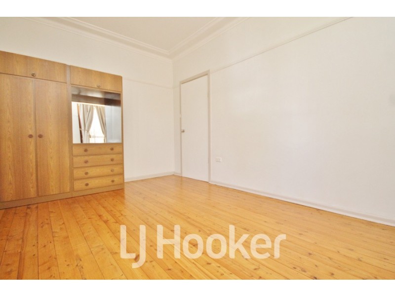 24 Fish Parade, Bathurst NSW 2795