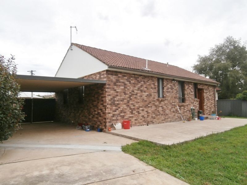 24 Fish Parade, Bathurst NSW 2795