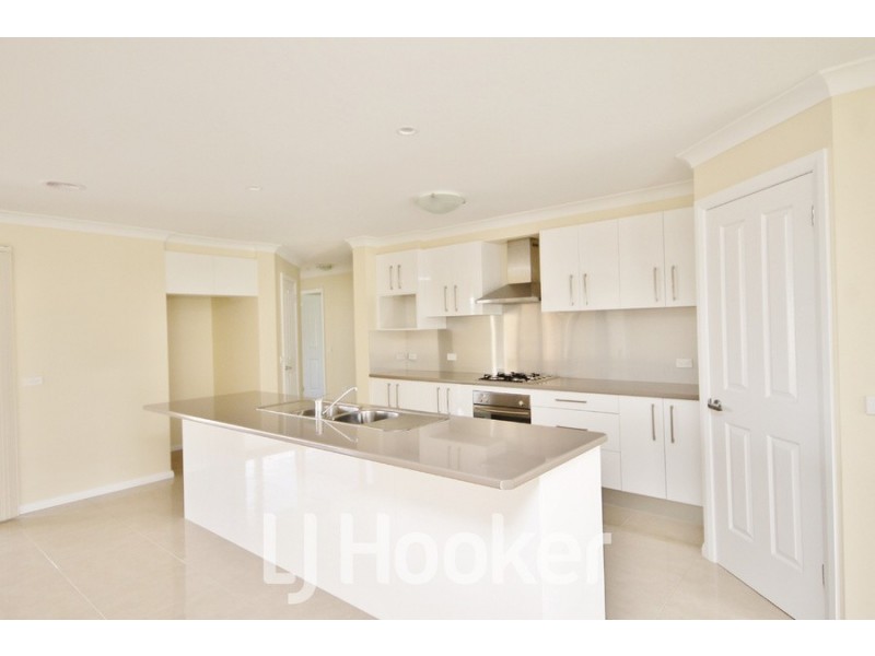 7 Carlyle Avenue, Llanarth NSW 2795