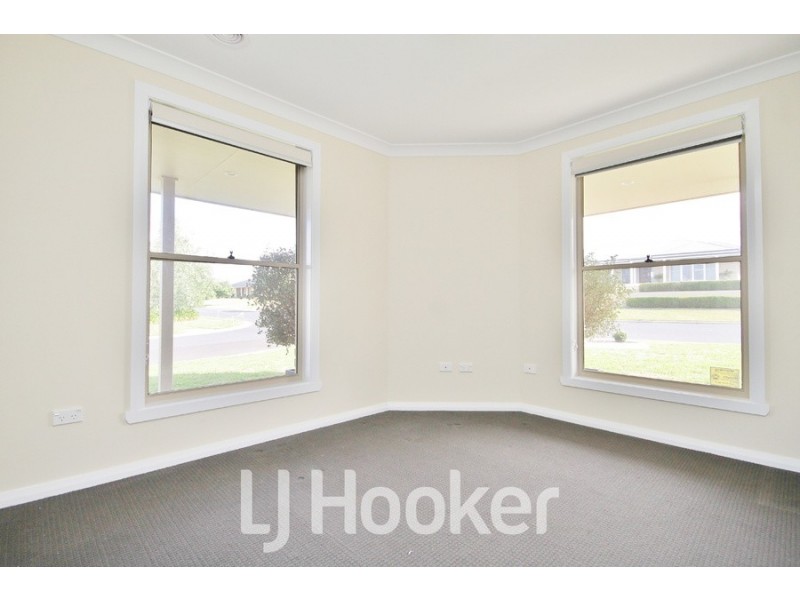 7 Carlyle Avenue, Llanarth NSW 2795
